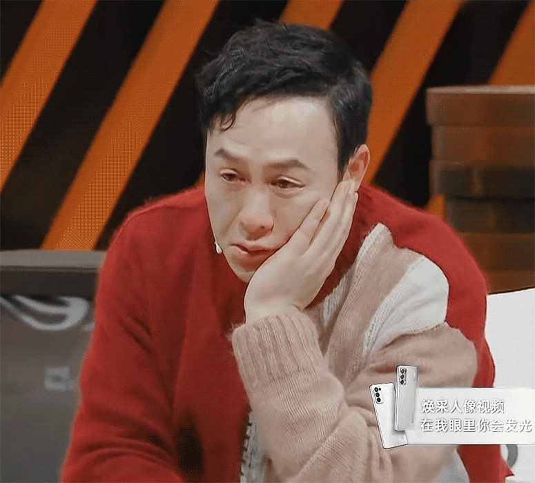 张颂文被曝已经结婚生子，去菜市场买菜打扮朴素，生活平常又简单