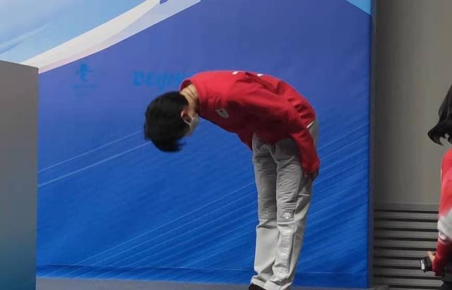 羽生结弦发布会称不退役（羽生结弦发布会万人空巷）(5)