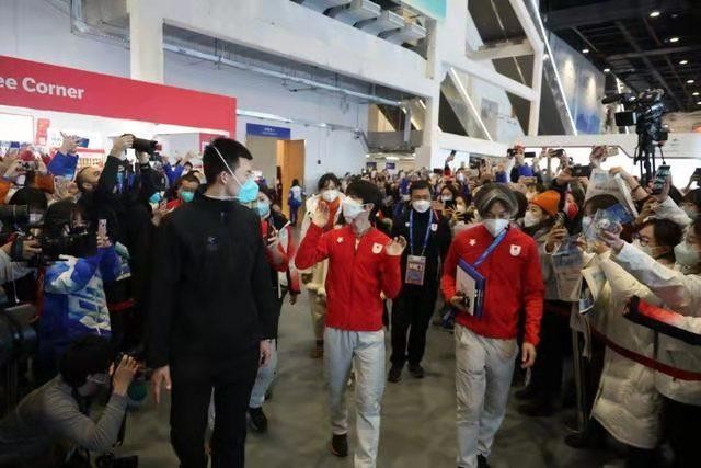 羽生结弦发布会称不退役（羽生结弦发布会万人空巷）(3)