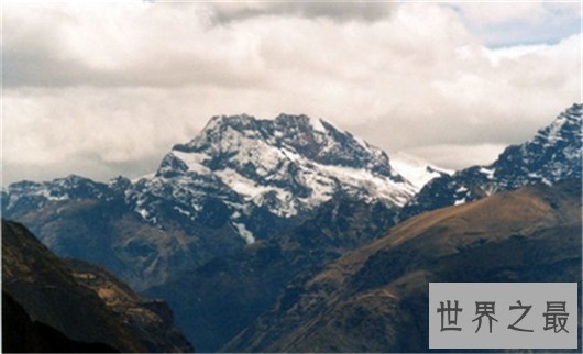 世界上最长的山脉长达8900公里，跨越了半个地球
