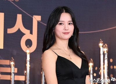 ​韩国知名女星，意外宣布结婚，并透露在旅行时被求婚