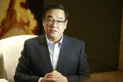 ​尔冬升现任妻子是谁(尔冬升与现任妻子图片)