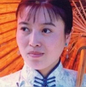 ​丁嘉丽从国民女神到岁月沧桑她的选择与人生启示