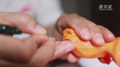 ​千城百县看中国丨食品雕刻：指尖上的烹饪艺术