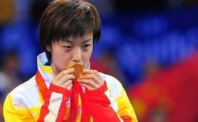 张怡宁为什么在巅峰时期选择退役？退役原因让人意想不到