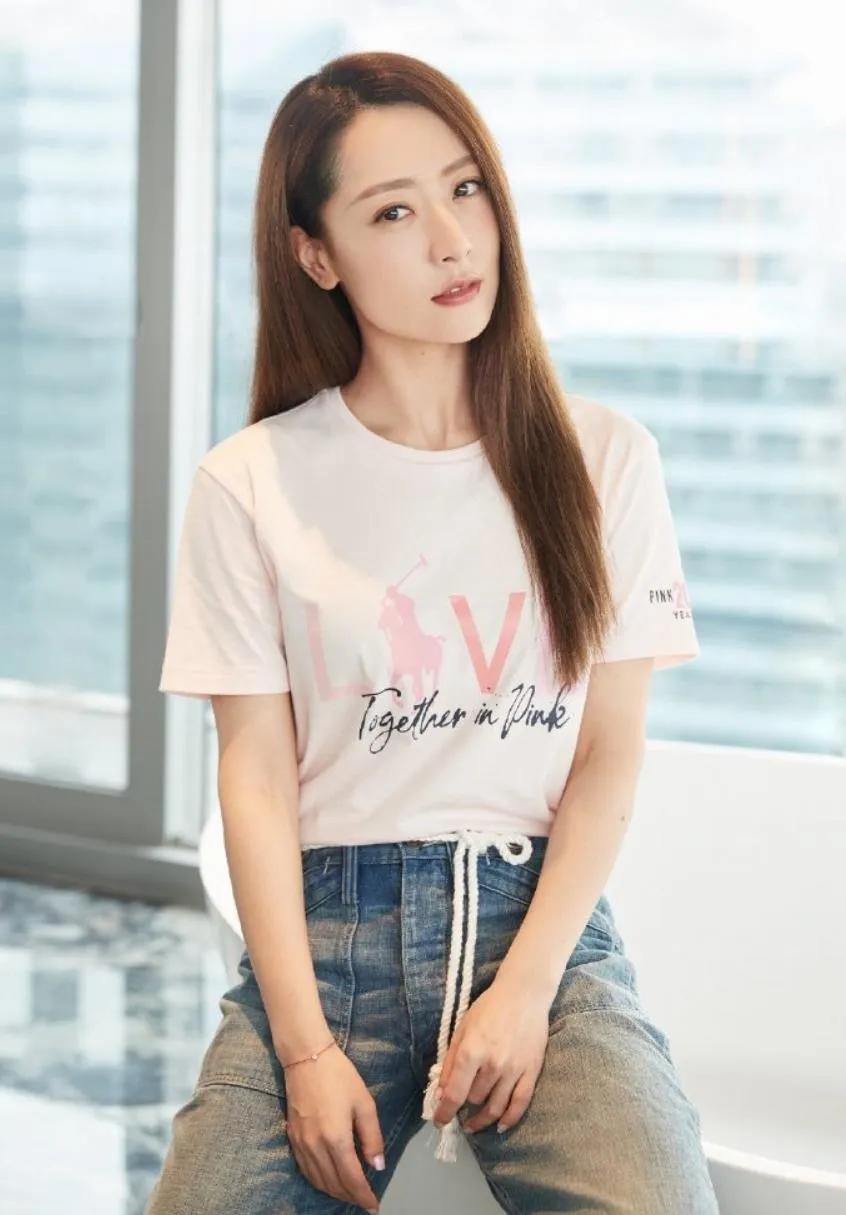白冰个人资料简介与丁一闪婚，离婚后一个人带孩子，如今她还好吗？