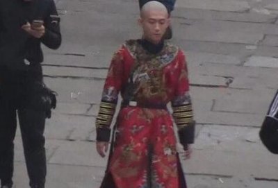 ​张一山为什么剃光头