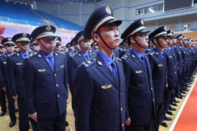 ​若城管转型成城市警察，你赞成吗？说说理由