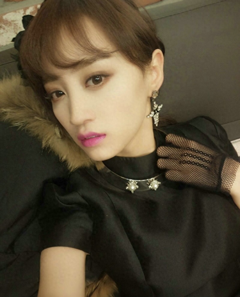 绝色美女黄婷婷大眼迷人