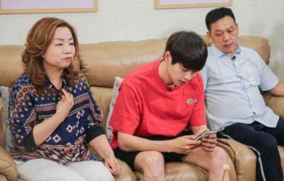 ​魏大勋前女友获他父母认可 却败给结过婚生过孩子的杨幂