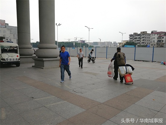 实拍佛山火车站，乘客很少，是二等站，和县级市的火车站差不多