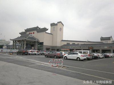 ​实拍佛山火车站，乘客很少，是二等站，和县级市的火车站差不多