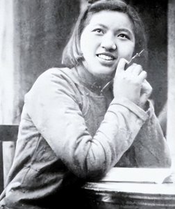 ​50岁被越级提拔，57岁担任副总理，忠诚的共产主义战士：陈慕华