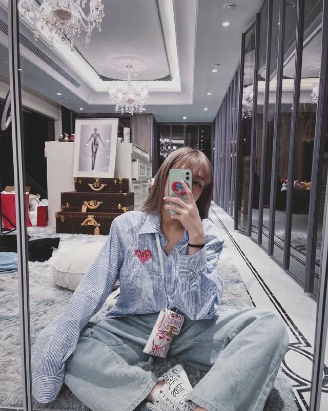 周扬青家里做什么的（周扬青独居北京独栋豪宅）