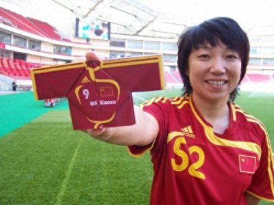 ​铿锵玫瑰-孙雯，20世纪最伟大的前锋！号称“穿裙子的马拉多纳”