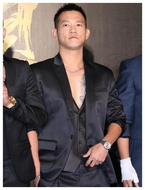 6岁出道17岁因罪入狱16年，未能见父亲最后一面的颜正国，今怎样