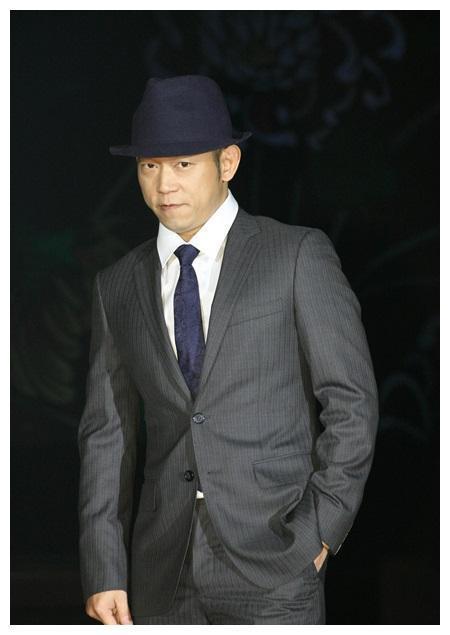 6岁出道17岁因罪入狱16年，未能见父亲最后一面的颜正国，今怎样