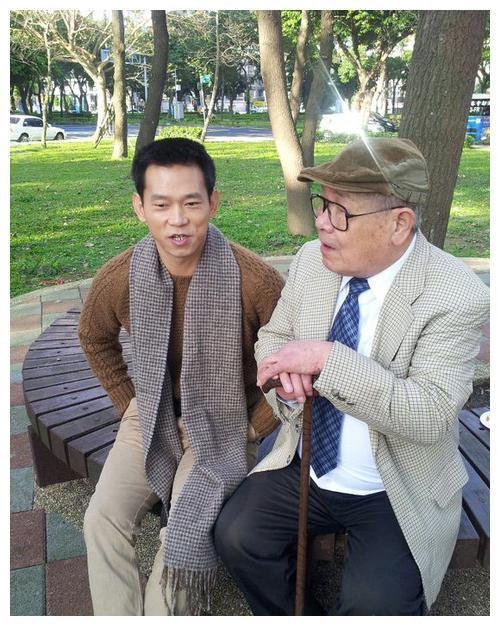 6岁出道17岁因罪入狱16年，未能见父亲最后一面的颜正国，今怎样