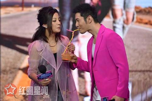 目前黄晓明还喜欢赵薇吗 赵薇青涩学生照首次曝光