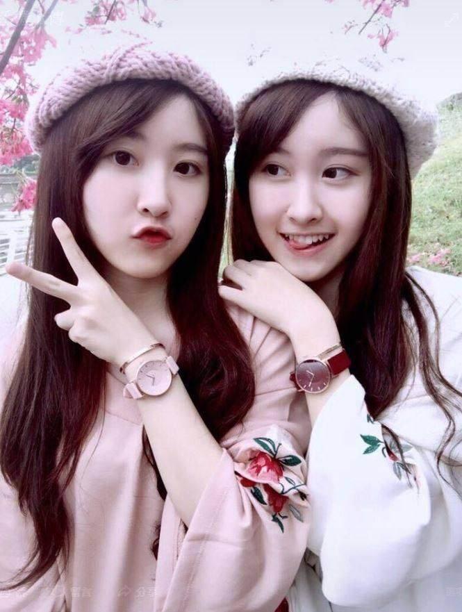 红遍两岸最美双胞胎长大了, 15年后变甜美高中生网友直呼又恋爱