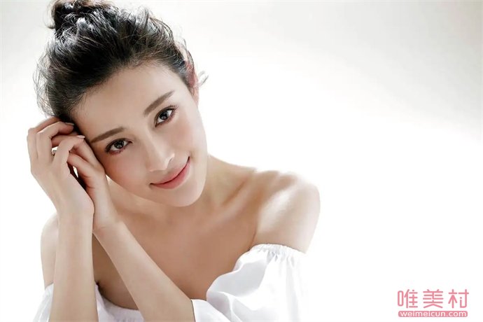 甘婷婷近照脸变形 看起来像是整容失败