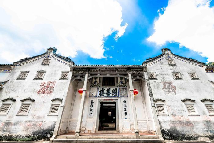 广东最牛的古村落,100多年前由印尼土豪出资建造,游客:太豪了