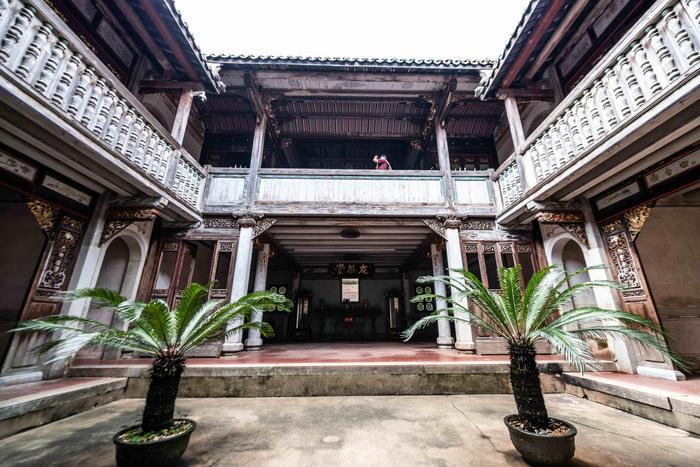 广东最牛的古村落,100多年前由印尼土豪出资建造,游客:太豪了