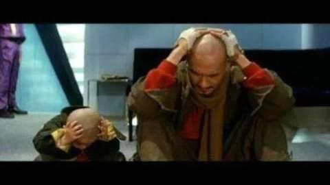 他是《最佳拍档》里光头佬的儿子,如今摆摊卖水果!