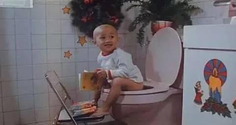 他是《最佳拍档》里光头佬的儿子,如今摆摊卖水果!