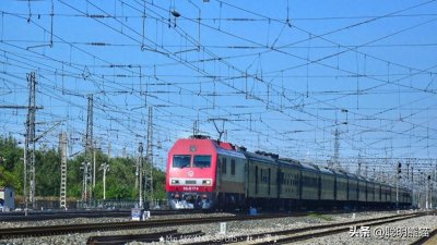 T151次列车由南京开往广州,沿马鞍山、芜湖、铜陵、池州方向行驶