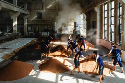 白酒“利润”有多大?酿一斤酒需要几斤粮食?退休酿酒师道出实情