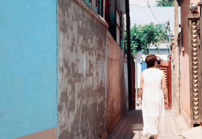 喀赞其民俗村是个彩色的小城,最吸引人的是“马的”和手工冰淇淋