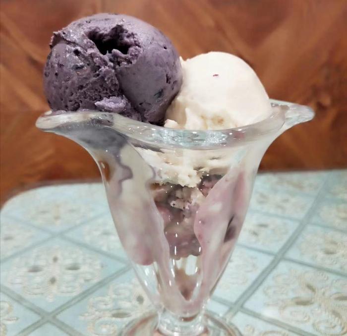 喀赞其民俗村是个彩色的小城,最吸引人的是“马的”和手工冰淇淋