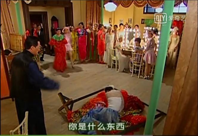 陆振华打她是不孝女,秦五爷打她不会来事,只有她打依萍最恶毒?