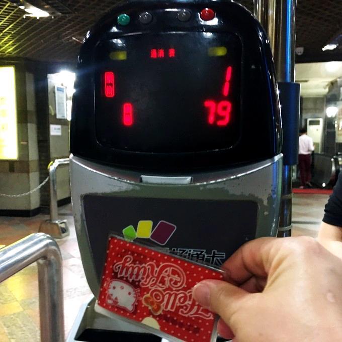 重庆最有名一座电梯,乘坐一次2元钱,外地人坐一次还不过瘾!