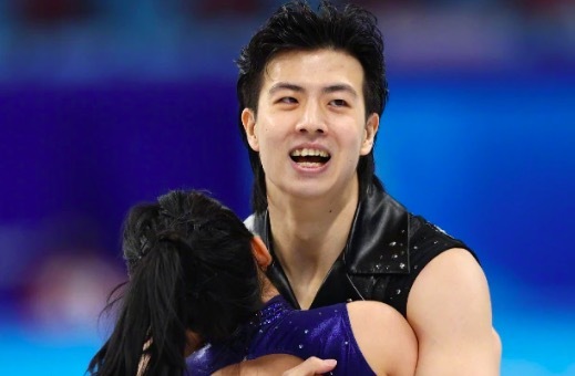 柳鑫宇ins账号疑似被盗 王诗玥柳鑫宇事件引热议发生什么事?