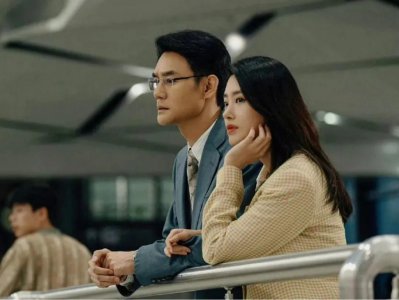 ​同一起跑线走红，如今有人结婚生子有人傍大款，天差地别