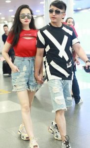 明星夫妻的机场秀,真是满满的狗粮啊