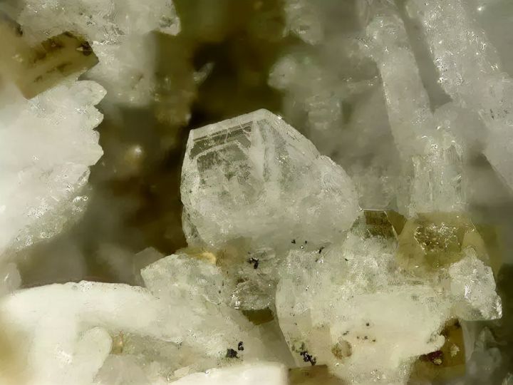 宝石鉴定怎么样鉴定（常见矿物宝石鉴别方法推荐）