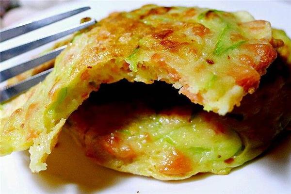 西葫芦饼的家常做法 美味又营养