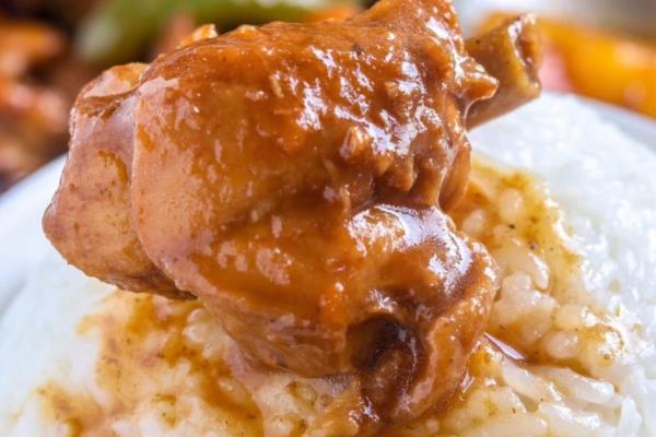 黄焖鸡可以用鸡翅吗 可以做黄焖鸡翅