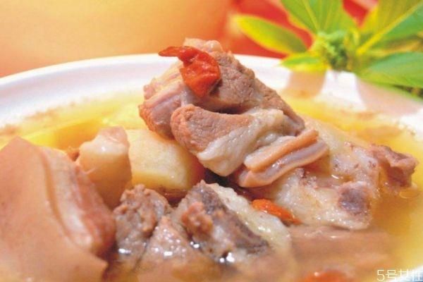 羊肉汤可以放香菜吗 好处多多 羊肉汤可以放香菜吗 好处多多