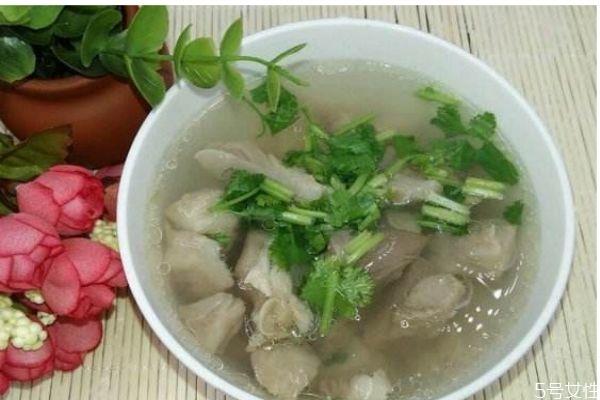 羊肉汤可以放香菜吗 好处多多 羊肉汤可以放香菜吗 好处多多