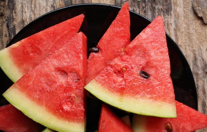 冰镇西瓜可以吃吗 冰镇西瓜隔夜能吃吗