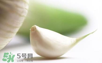 蒜头发芽了还能吃吗？蒜头发芽了芽心能吃吗