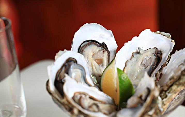 生蚝肉很腥是不是不新鲜 生蚝肉不白有点黄是什么原因 生蚝肉很腥是不是不新鲜 生蚝肉不白有点黄是什么原因