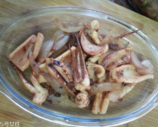 鱿鱼是乌贼吗?鱿鱼跟乌贼是一种吗? 鱿鱼是乌贼吗?鱿鱼跟乌贼是一种吗?