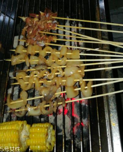 鱿鱼是乌贼吗?鱿鱼跟乌贼是一种吗? 鱿鱼是乌贼吗?鱿鱼跟乌贼是一种吗?