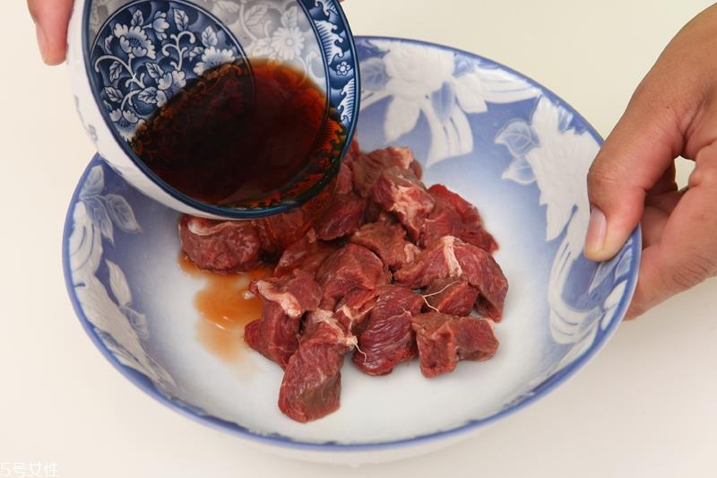 红酒可以做菜吗 红酒入菜的4种方式