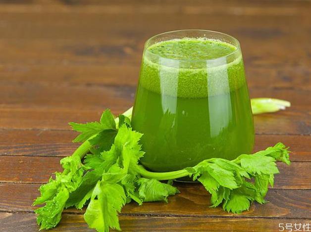 西芹汁可以生喝吗 西芹和什么榨汁喝减肥